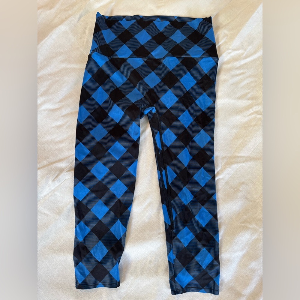 K-DEER Blue and Black Capri Leggings